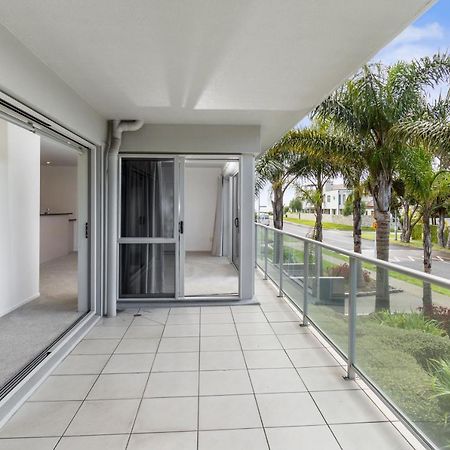 Modern Beach Apartment With Pool & Location Mount Maunganui Exterior foto